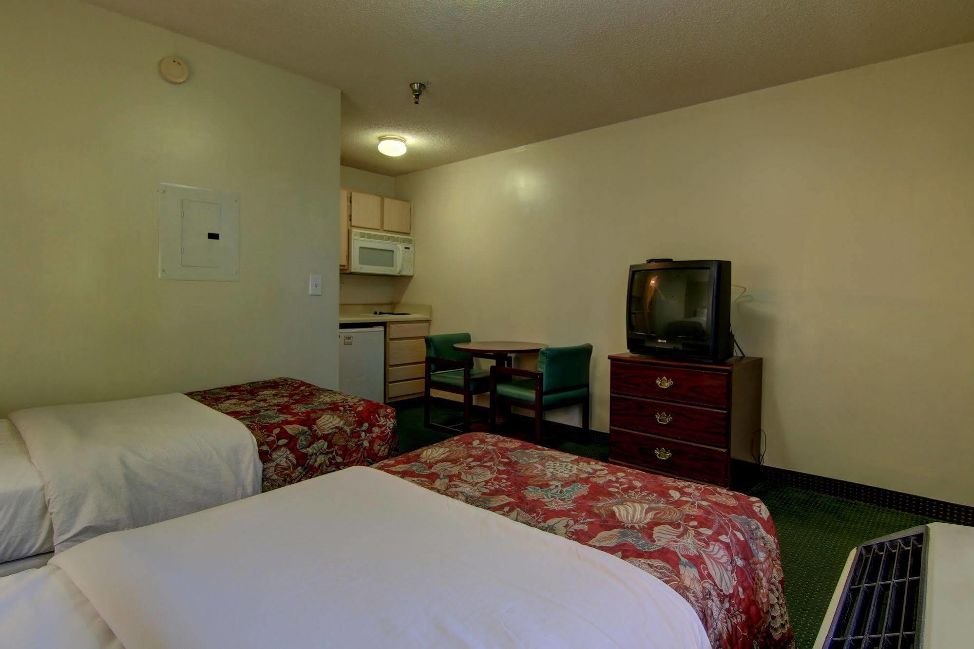Intown Suites Extended Stay Raleigh Nc- Capital Blvd 外观 照片